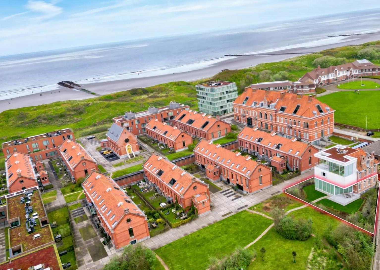 Aime Aan Zee Trendy Beachhouse 5p - With Private Garden & 2 Parkingspots Villa *